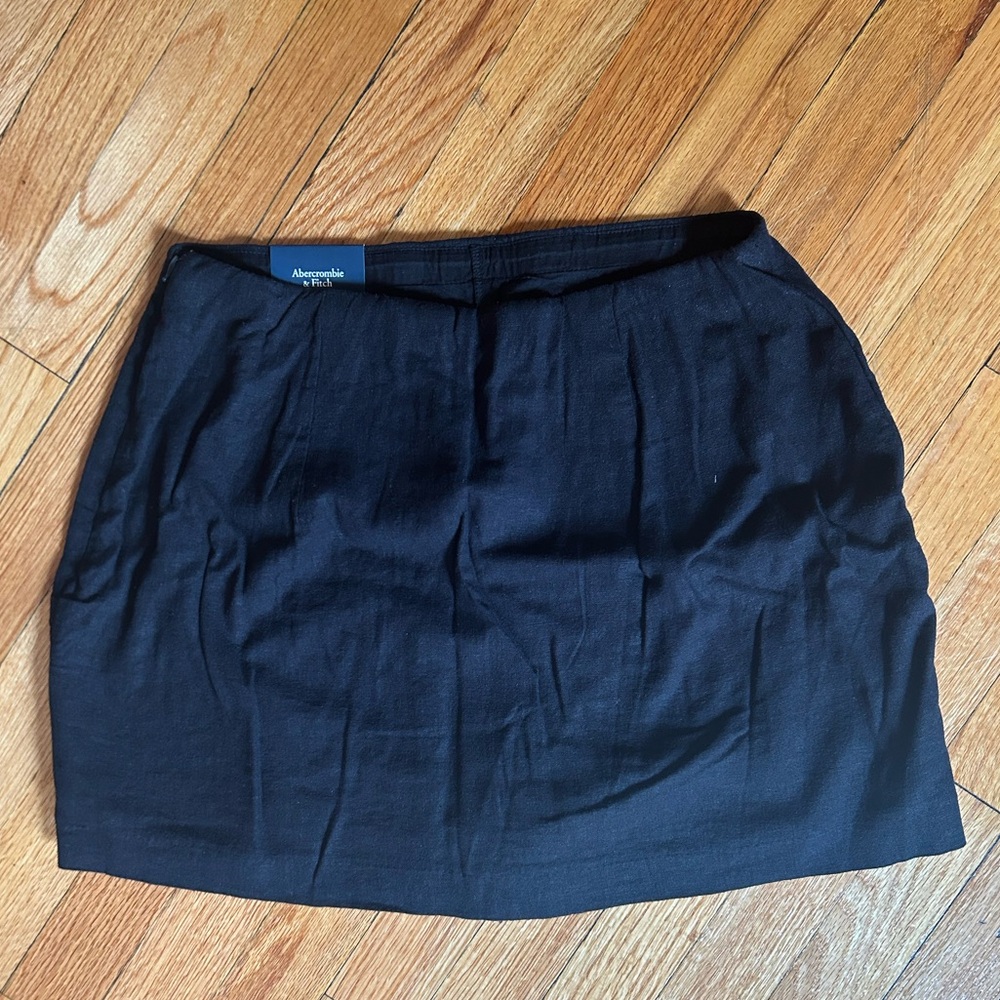 Abercrombie & Fitch Curve Love Linen- Blend Black Mini A-Line Skort - Picture 4 of 5